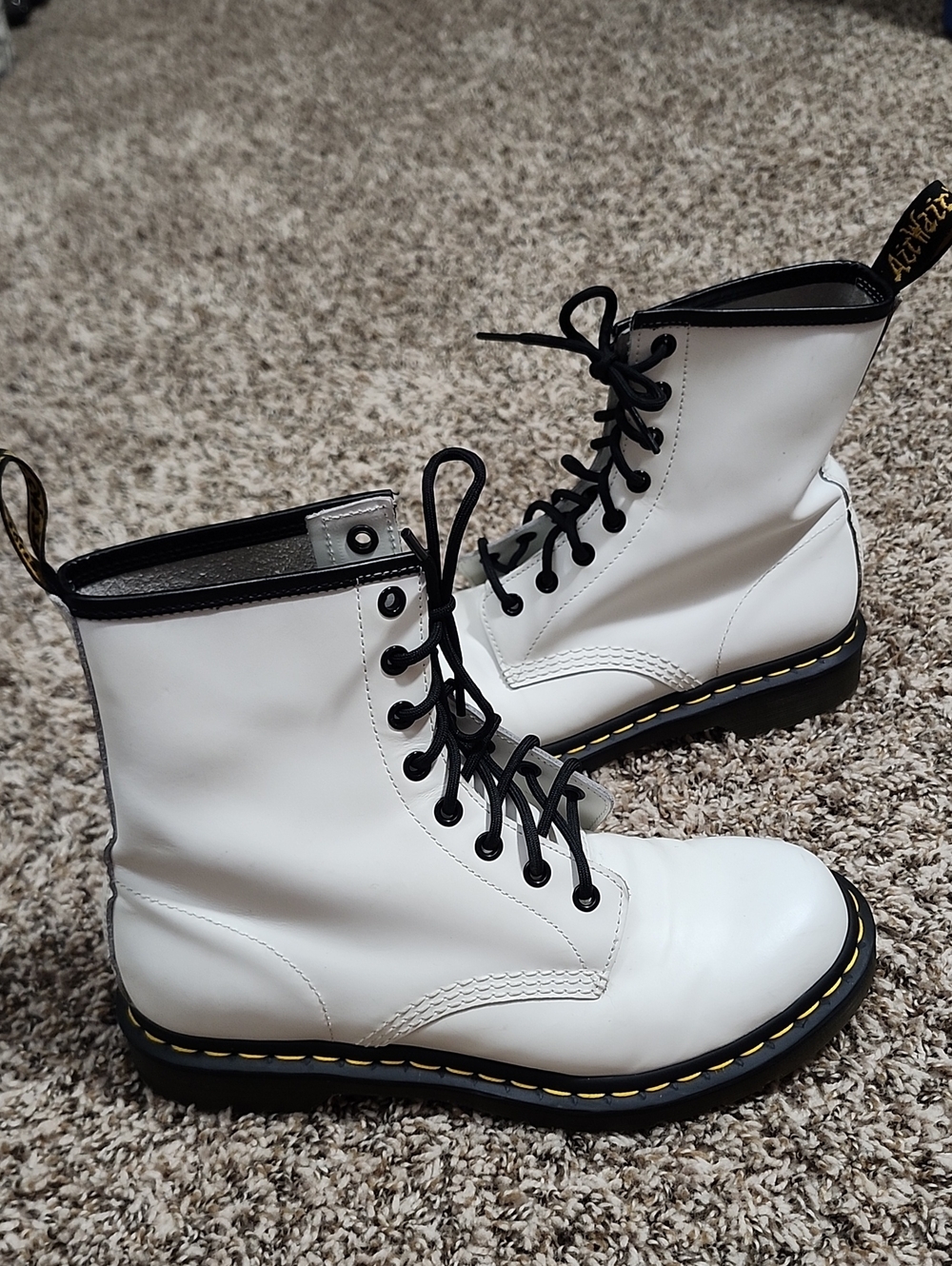Dr. Martens 1460 White Smooth Leather Lace Up Combat Boots Grunge Streetwear 9